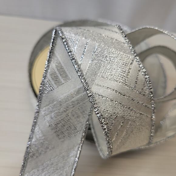 WFR Glitter Silver Geometric 1.25 inch Wired Ribbon 10 yard Spool - Picture 3 of 7